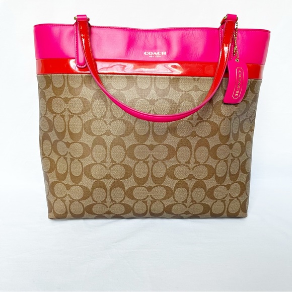Coach Handbags - Coach Tote Bag in Signature Canvas
